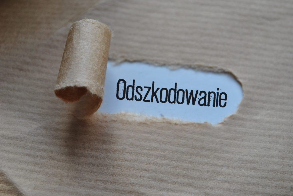 Dwa odszkodowania za wadliwie rozwiązaną umowę o pracę